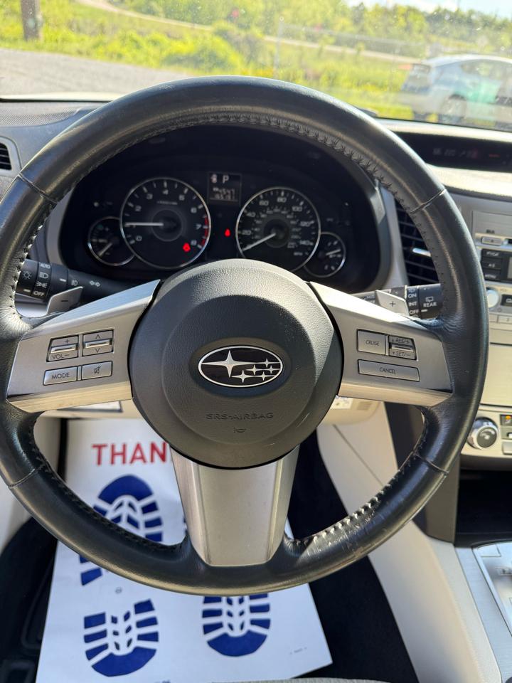 Subaru Outback 2.5i Premium 2011