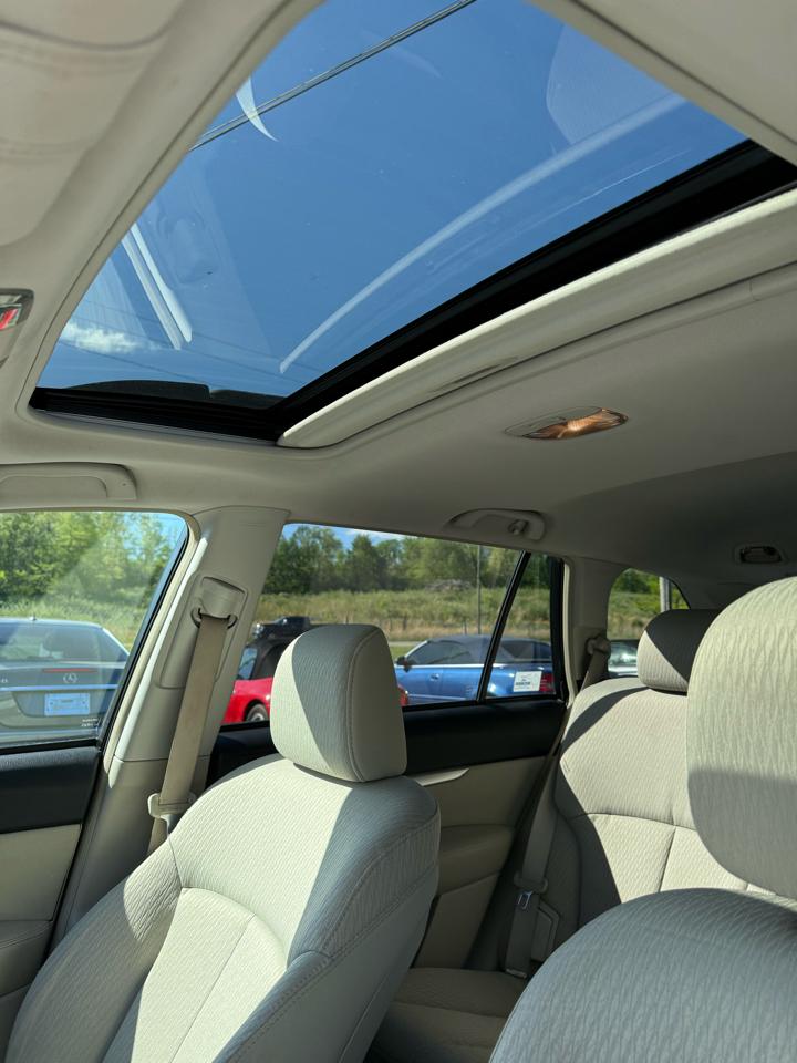 Subaru Outback 2.5i Premium 2011