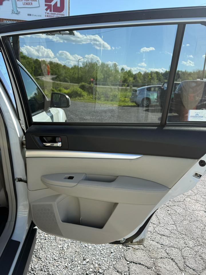 Subaru Outback 2.5i Premium 2011