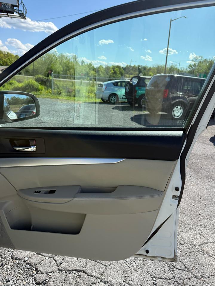 Subaru Outback 2.5i Premium 2011