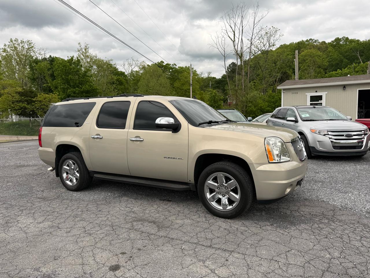 GMC Yukon XL SLT-1 1/2 Ton 4WD 2012