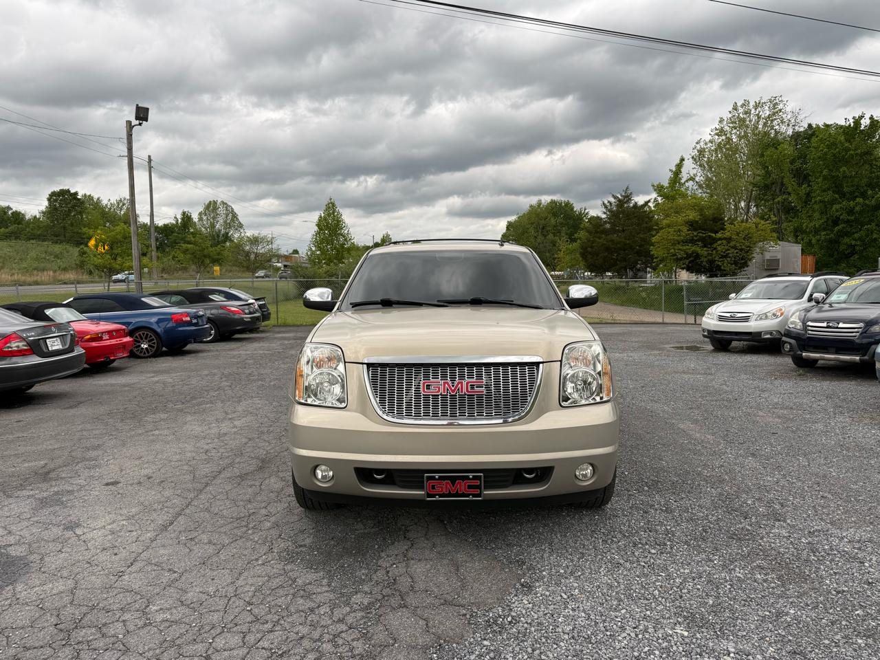 GMC Yukon XL SLT-1 1/2 Ton 4WD 2012