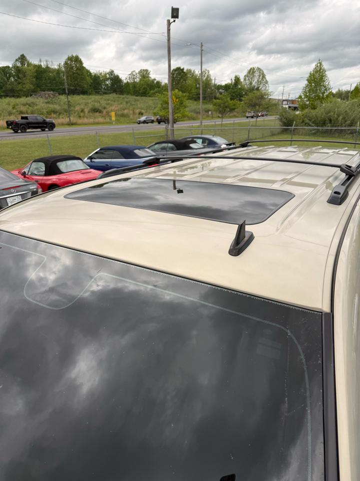 GMC Yukon XL SLT-1 1/2 Ton 4WD 2012