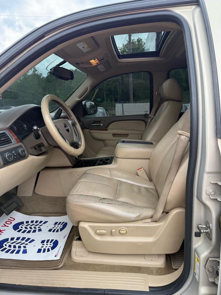 GMC Yukon XL SLT-1 1/2 Ton 4WD 2012