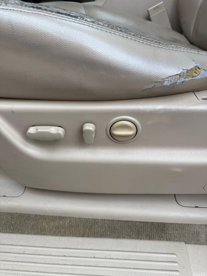 GMC Yukon XL SLT-1 1/2 Ton 4WD 2012