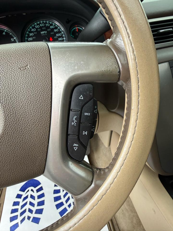 GMC Yukon XL SLT-1 1/2 Ton 4WD 2012