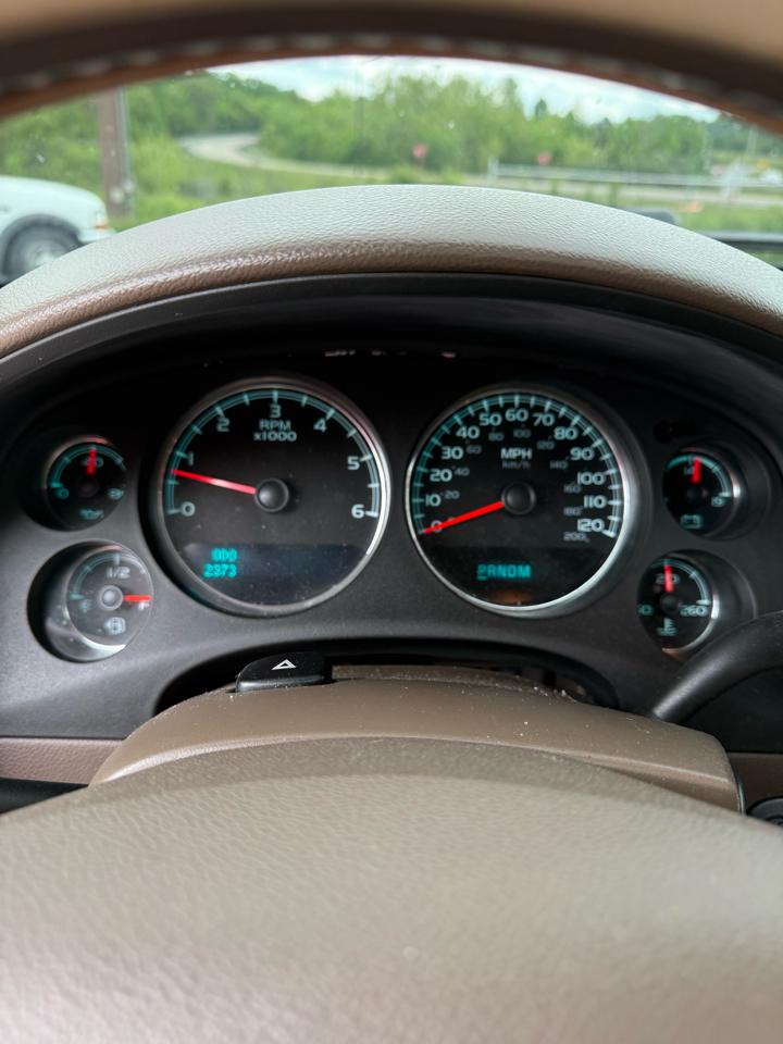 GMC Yukon XL SLT-1 1/2 Ton 4WD 2012