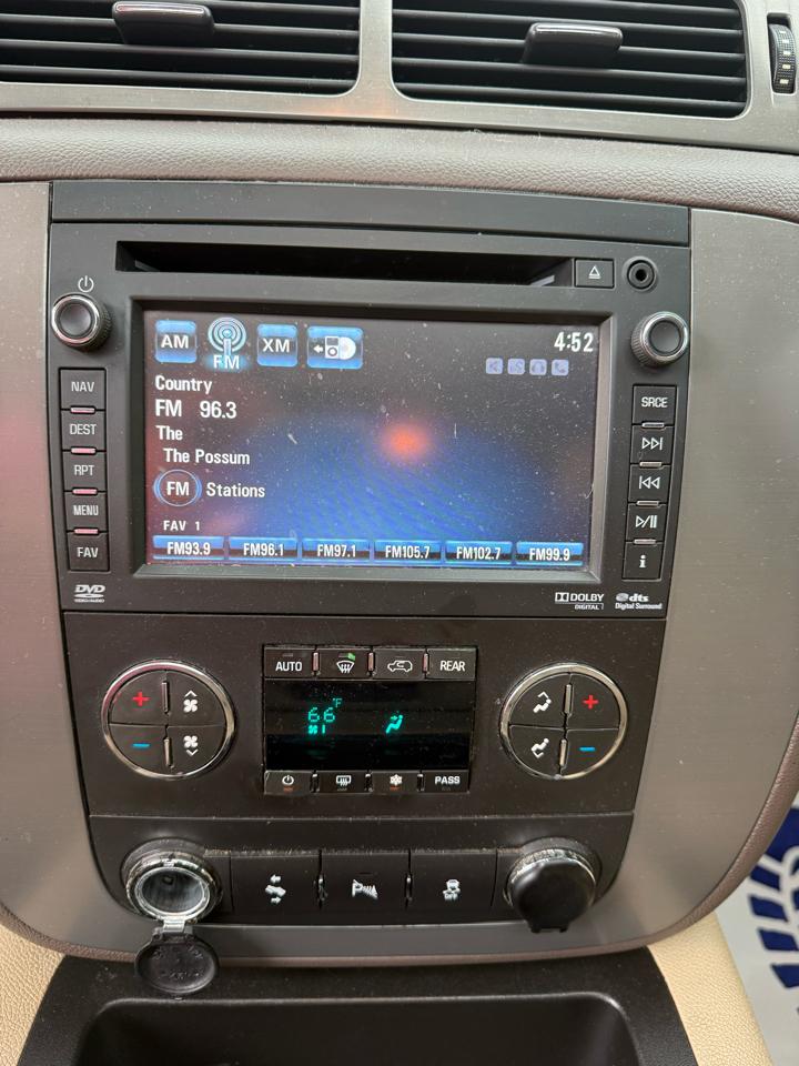 GMC Yukon XL SLT-1 1/2 Ton 4WD 2012