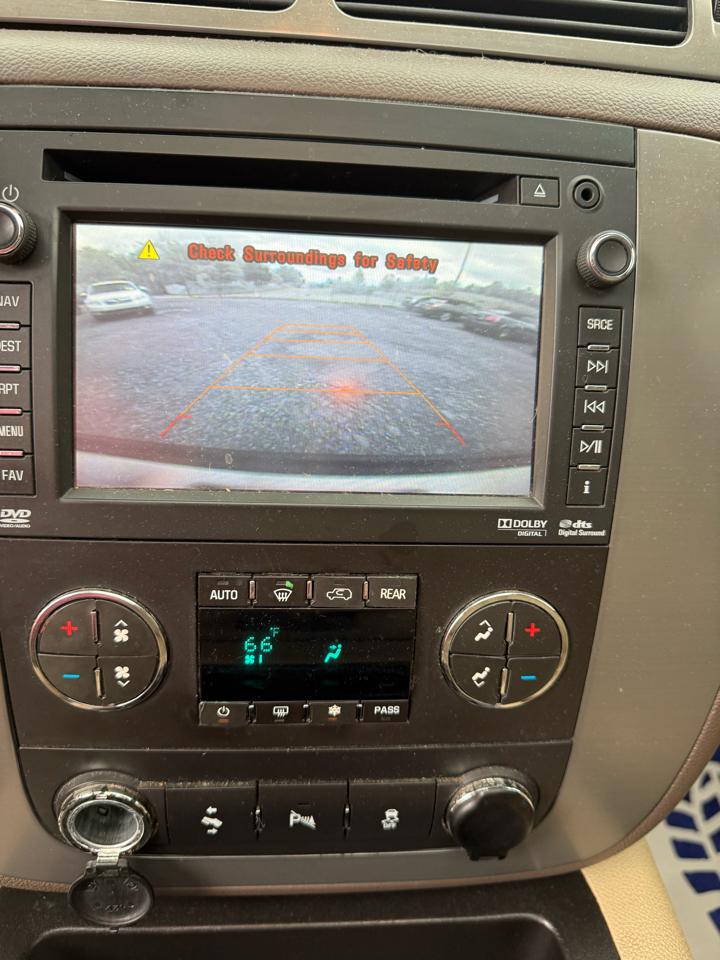 GMC Yukon XL SLT-1 1/2 Ton 4WD 2012