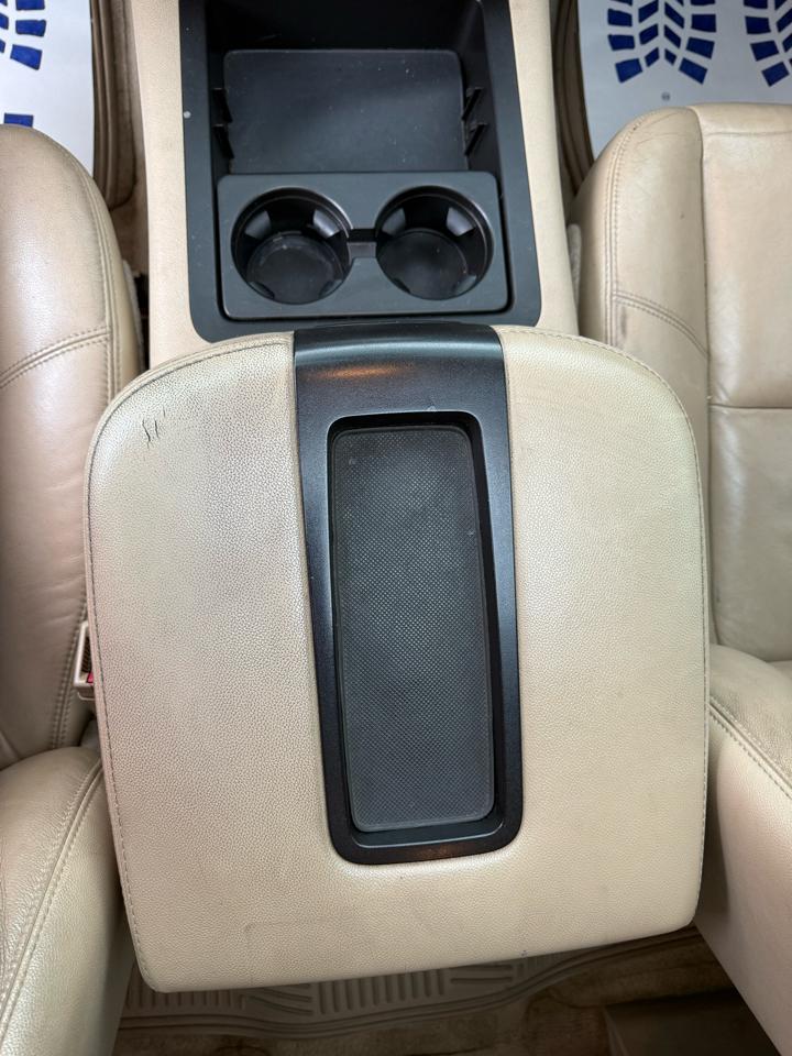 GMC Yukon XL SLT-1 1/2 Ton 4WD 2012