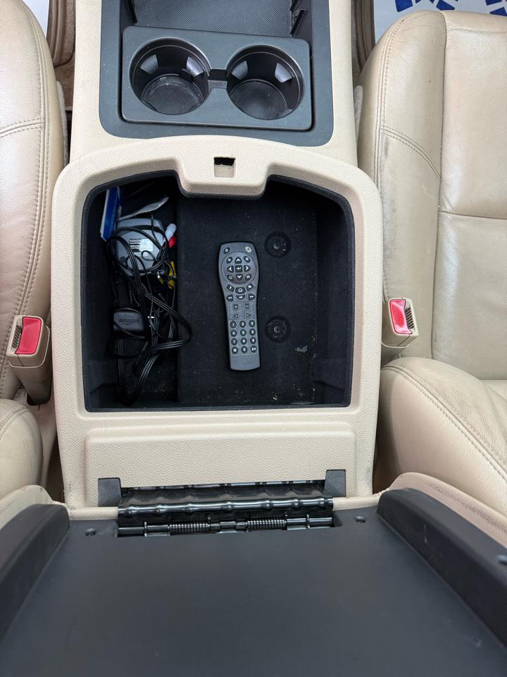 GMC Yukon XL SLT-1 1/2 Ton 4WD 2012