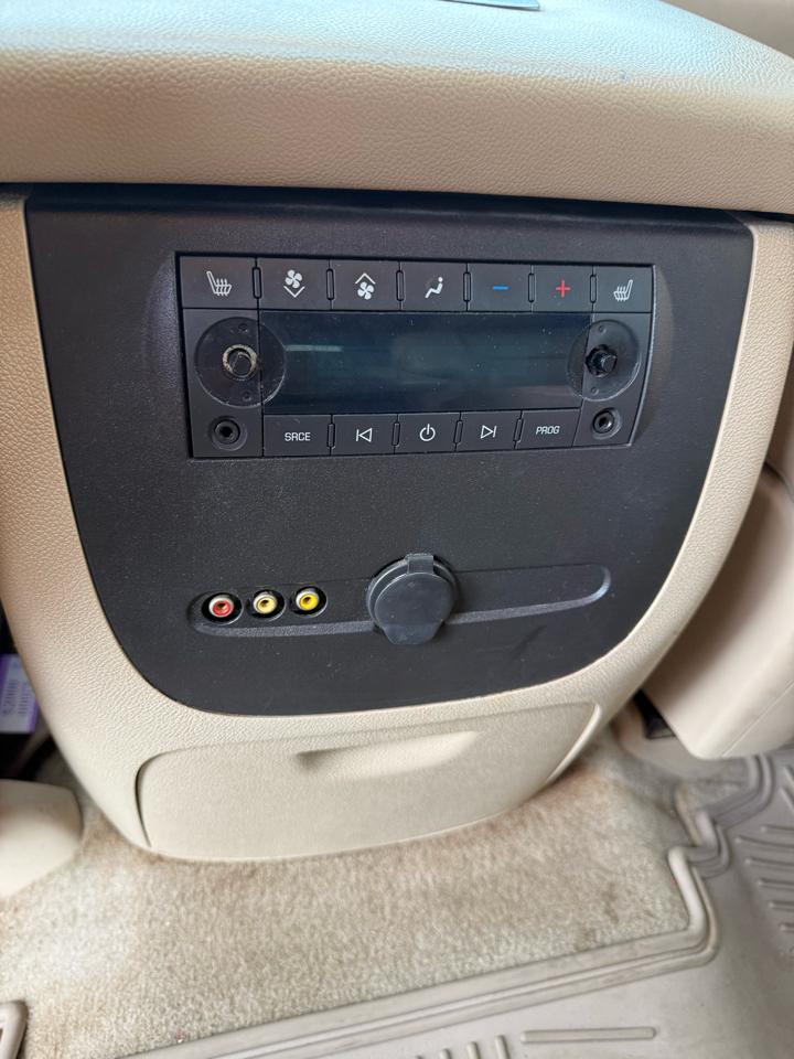 GMC Yukon XL SLT-1 1/2 Ton 4WD 2012