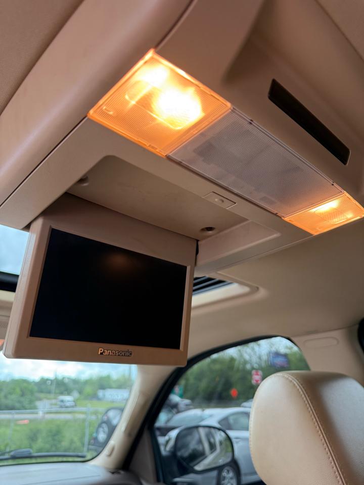 GMC Yukon XL SLT-1 1/2 Ton 4WD 2012