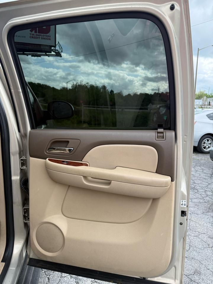 GMC Yukon XL SLT-1 1/2 Ton 4WD 2012