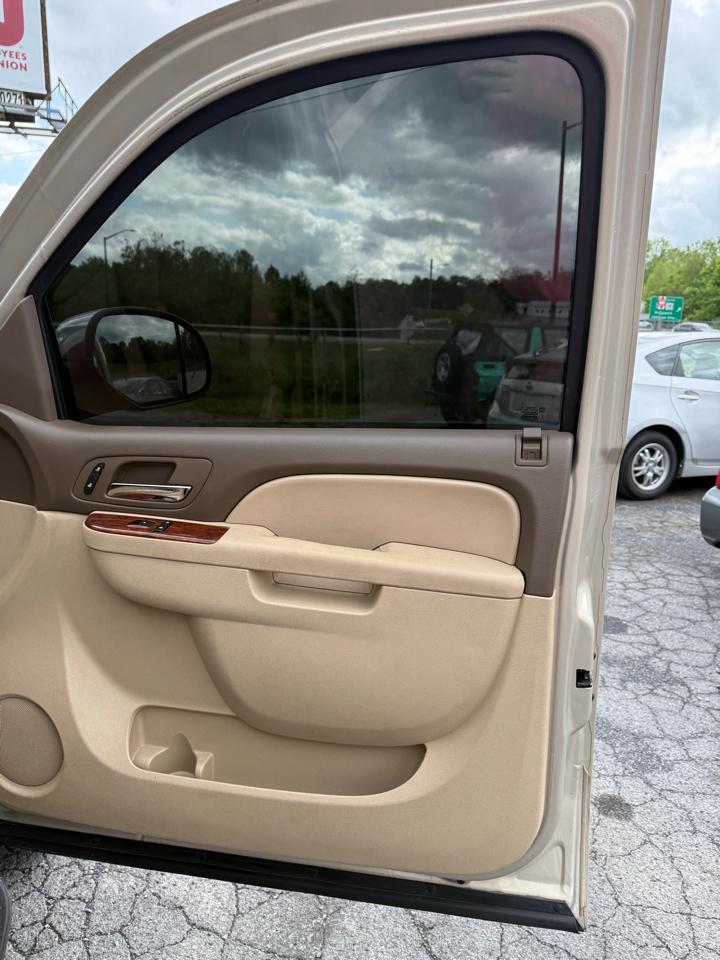 GMC Yukon XL SLT-1 1/2 Ton 4WD 2012