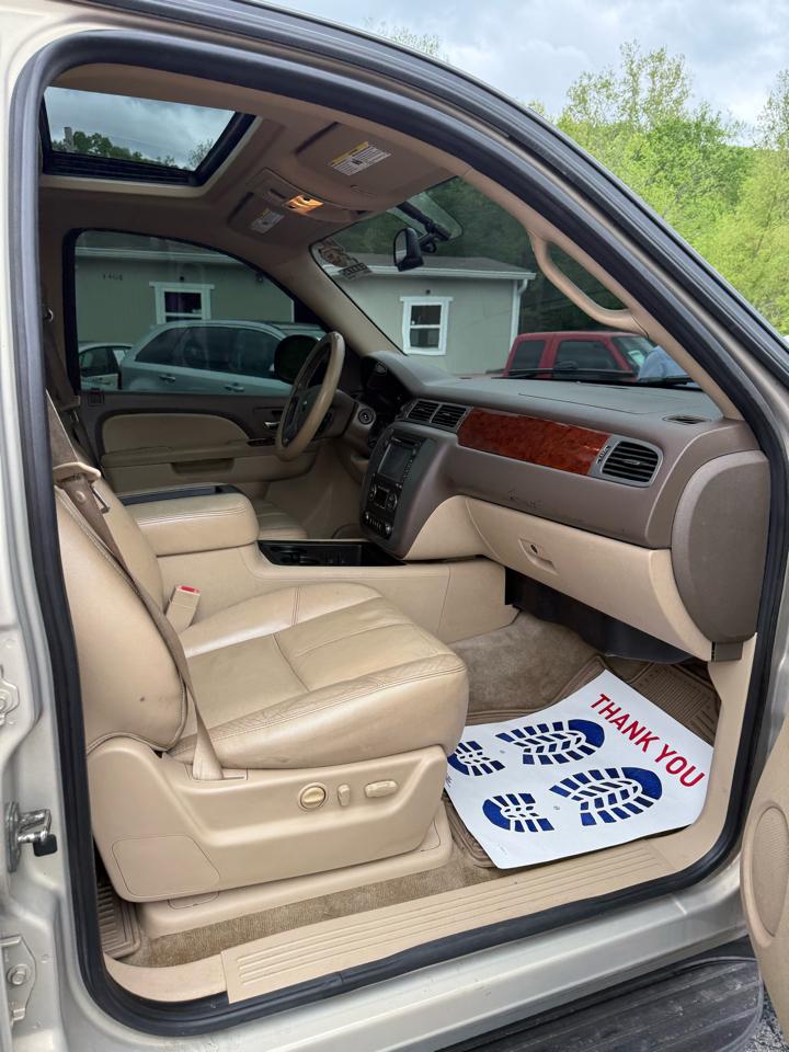 GMC Yukon XL SLT-1 1/2 Ton 4WD 2012