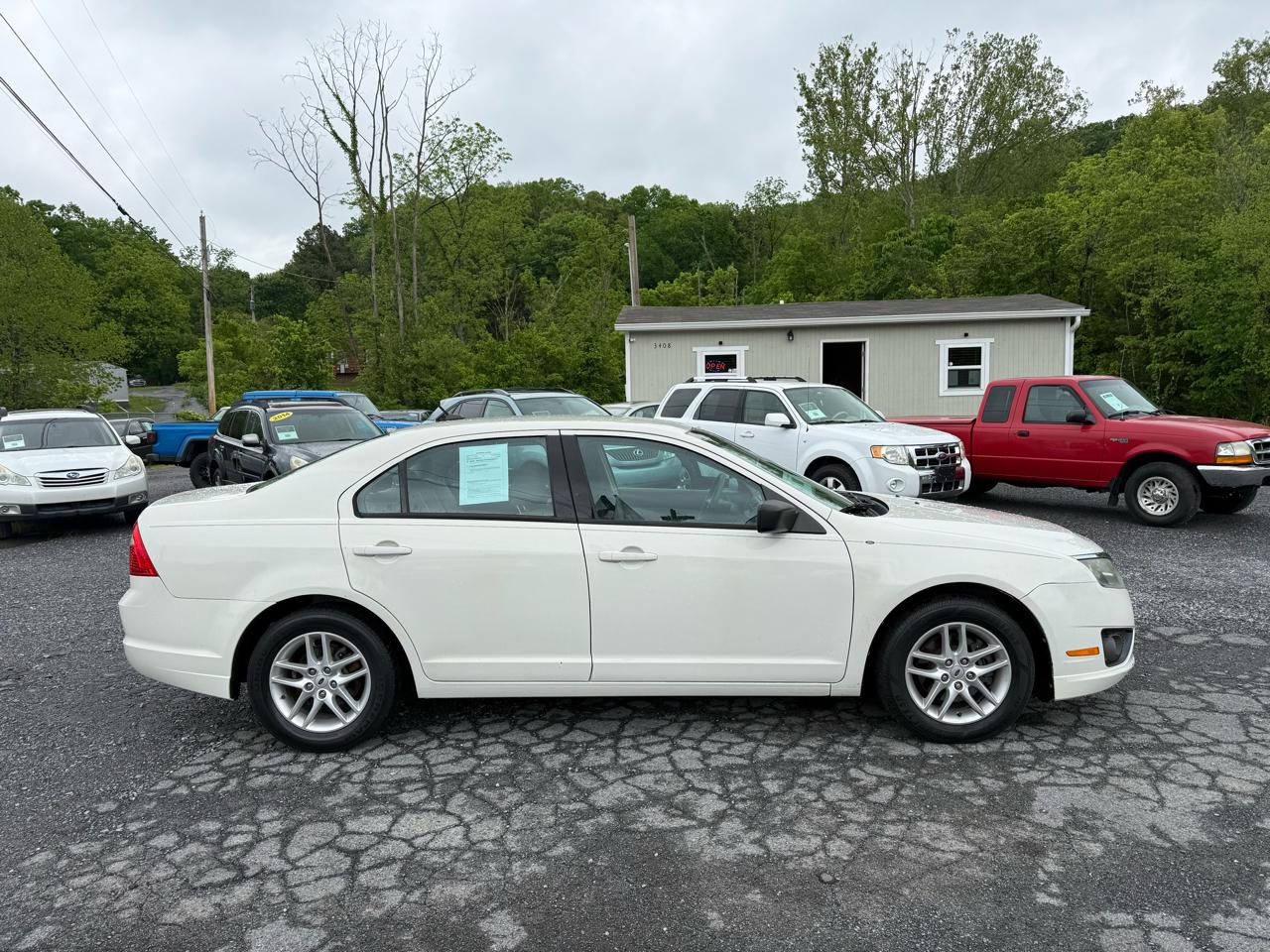 Ford Fusion S 2012