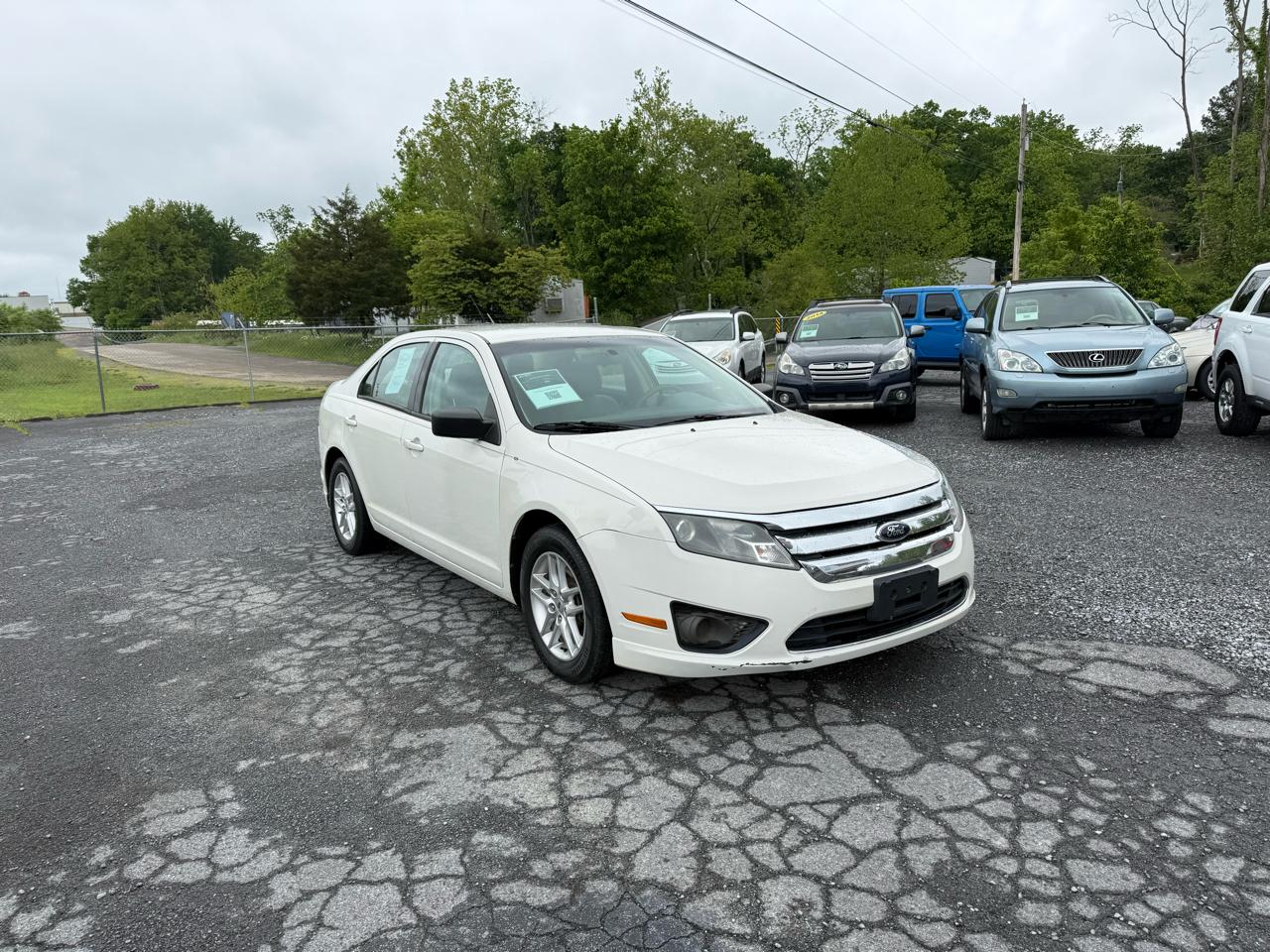 Ford Fusion S 2012