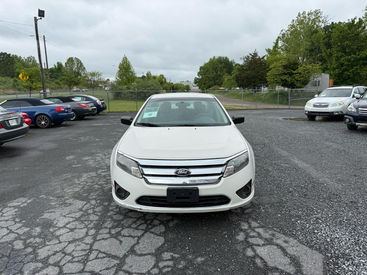 Ford Fusion S 2012