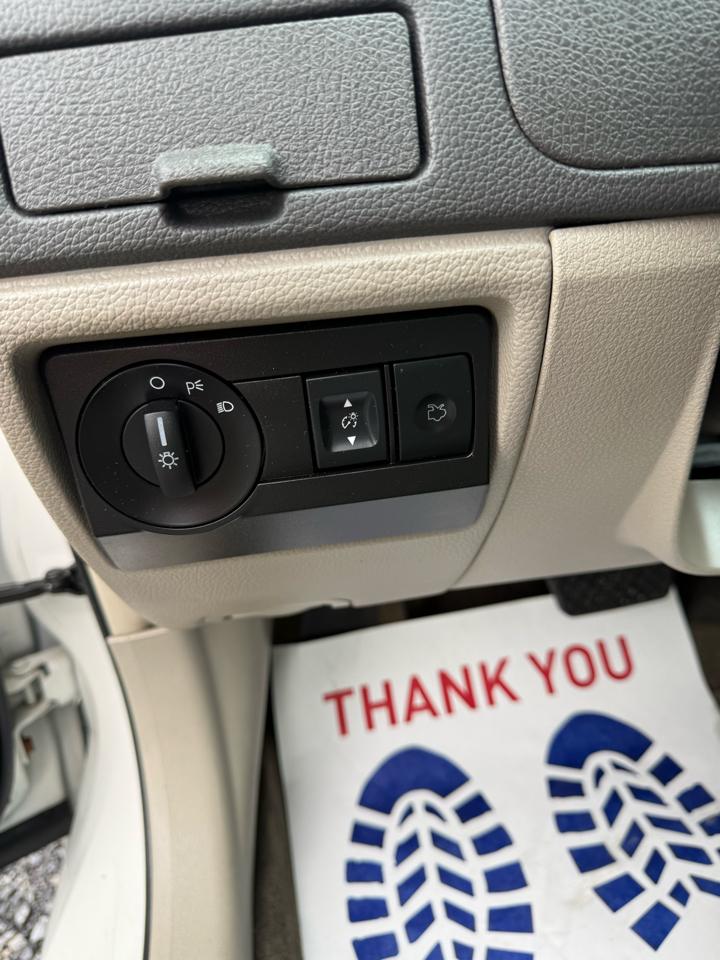 Ford Fusion S 2012
