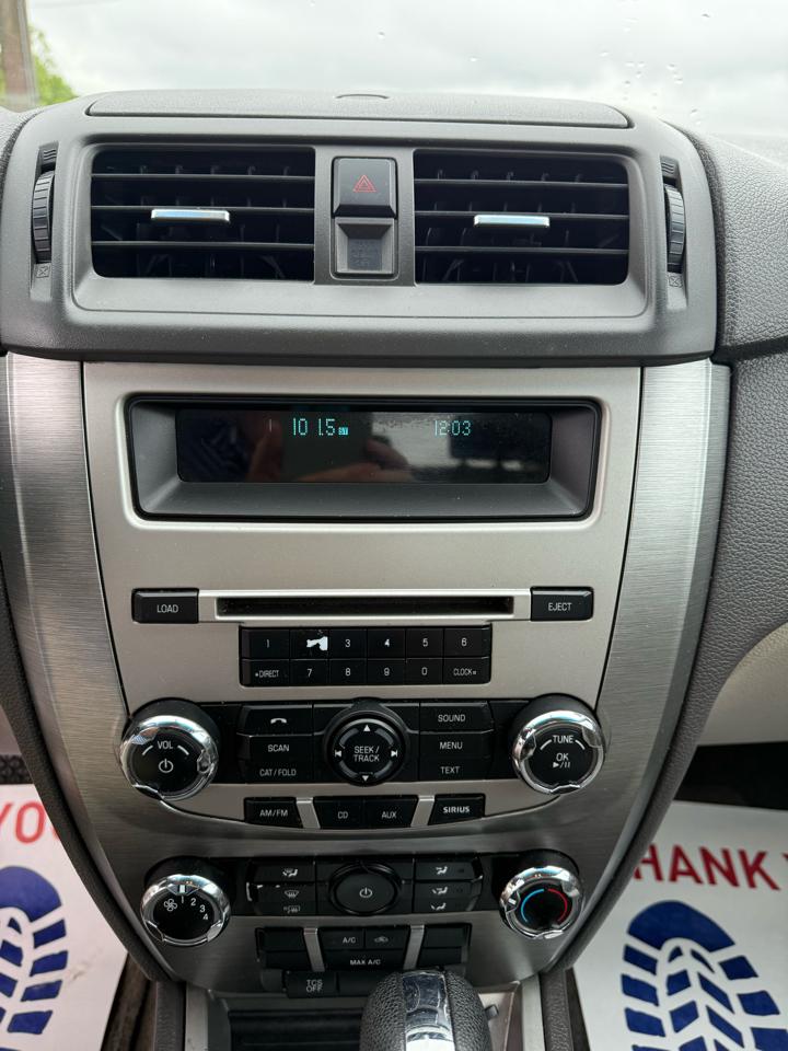 Ford Fusion S 2012
