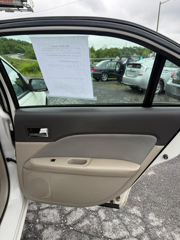 Ford Fusion S 2012