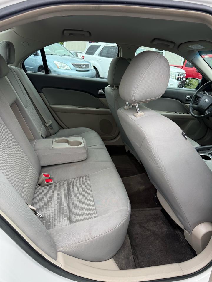 Ford Fusion S 2012