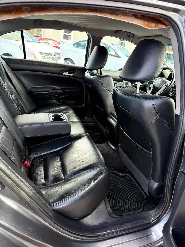 Honda Accord SE Sedan AT 2011