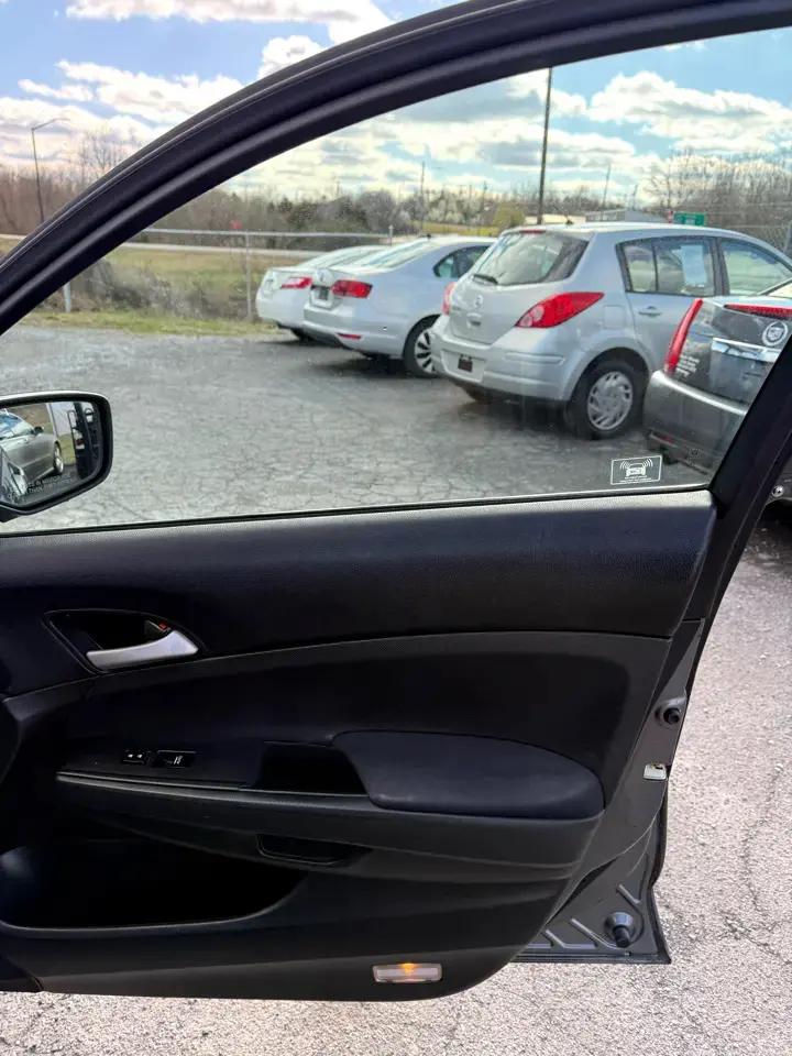 Honda Accord SE Sedan AT 2011