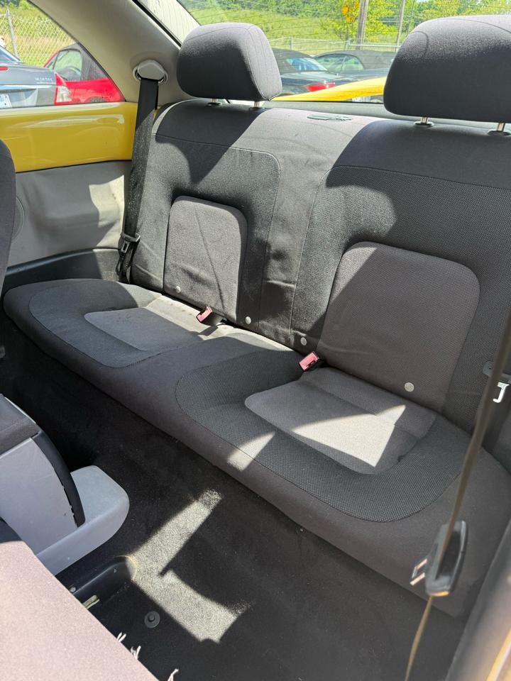 Volkswagen New Beetle GLS 2.0L 2003