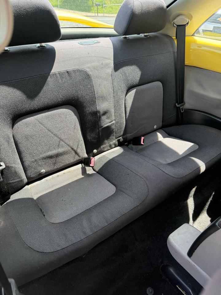 Volkswagen New Beetle GLS 2.0L 2003