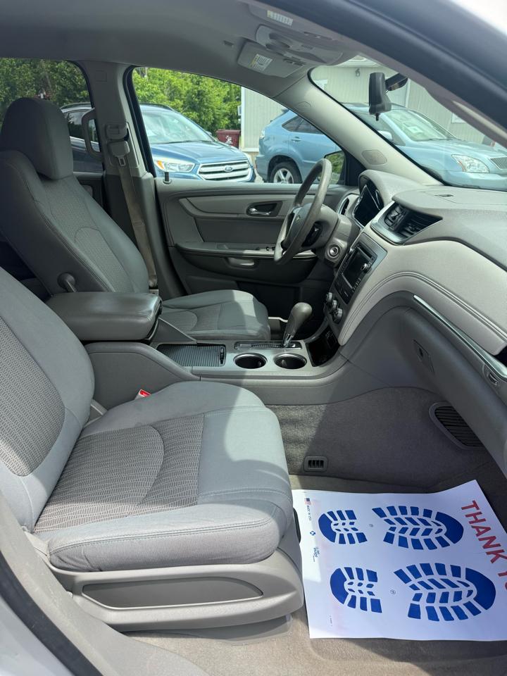 Chevrolet Traverse LS AWD w/PDC 2013