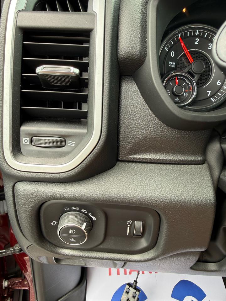 RAM 1500 Big Horn Quad Cab 4WD 2023