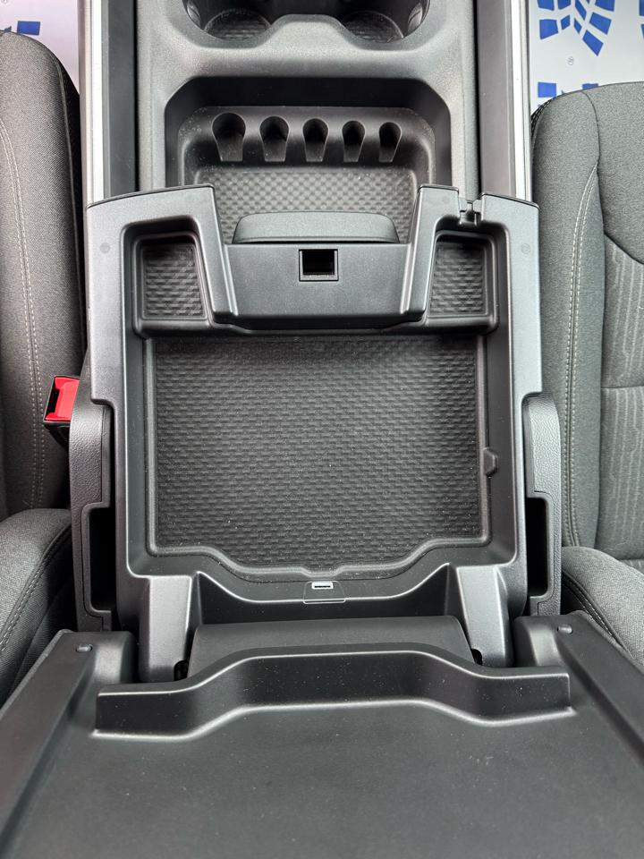 RAM 1500 Big Horn Quad Cab 4WD 2023
