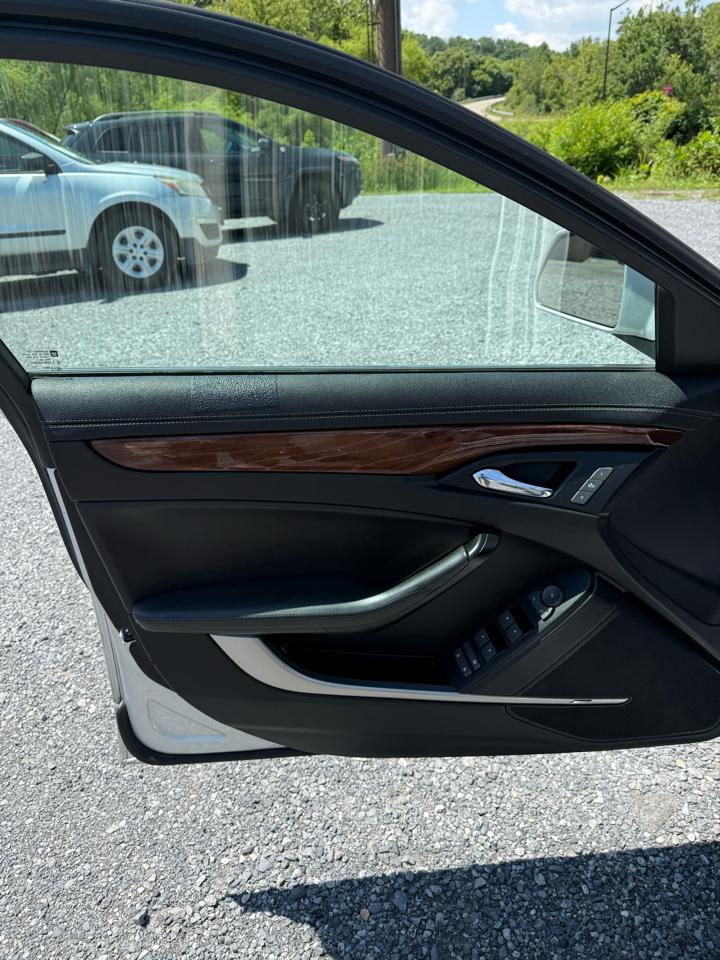 Cadillac CTS 3.6L SIDI with Navigation 2009
