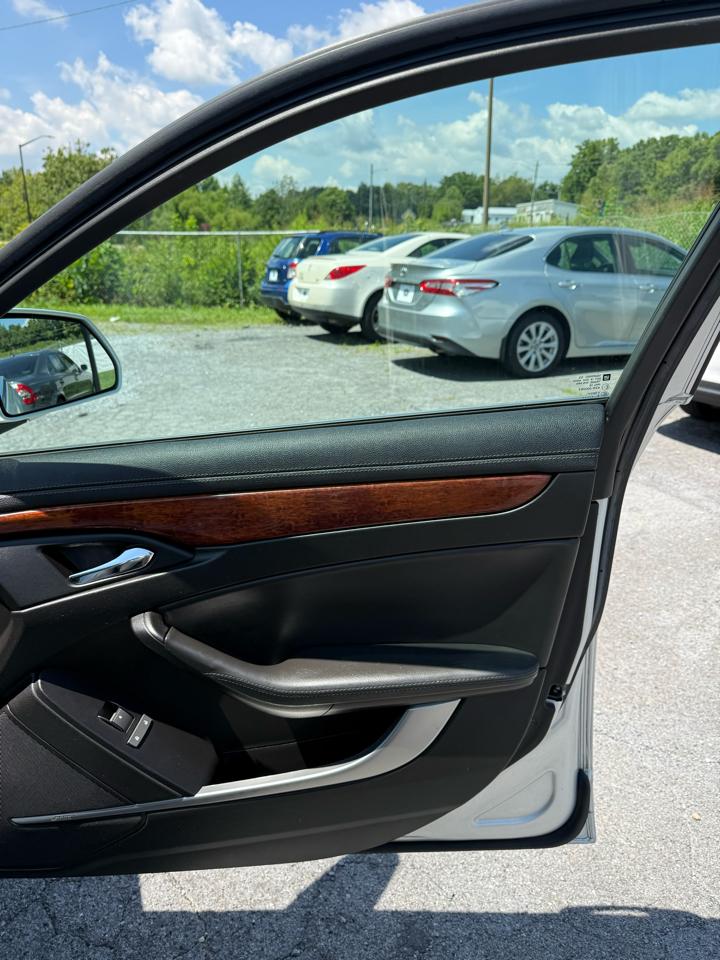 Cadillac CTS 3.6L SIDI with Navigation 2009