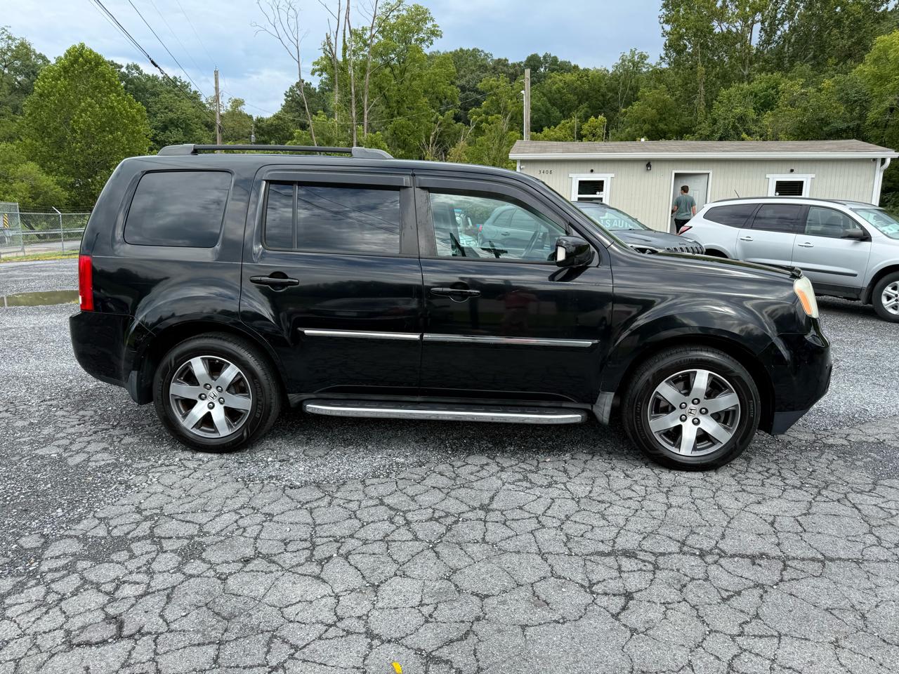 Honda Pilot Touring 4WD 5-Spd AT with DVD 2012