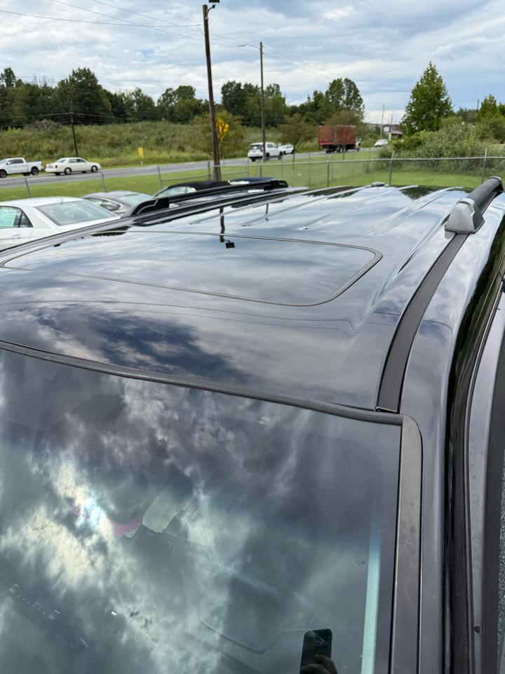 Honda Pilot Touring 4WD 5-Spd AT with DVD 2012