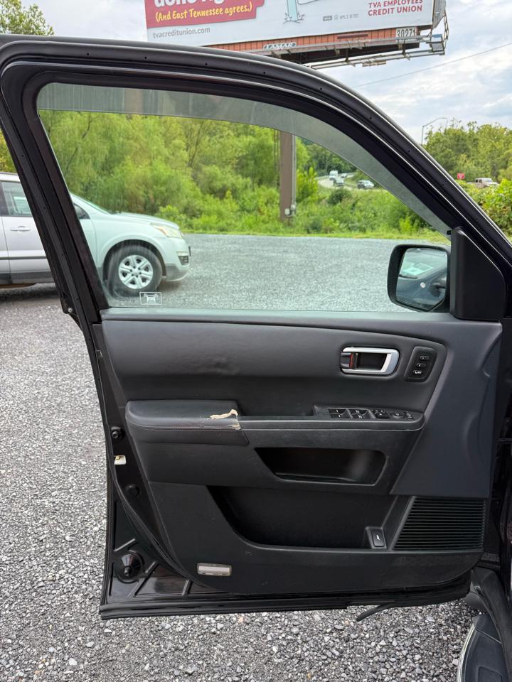 Honda Pilot Touring 4WD 5-Spd AT with DVD 2012
