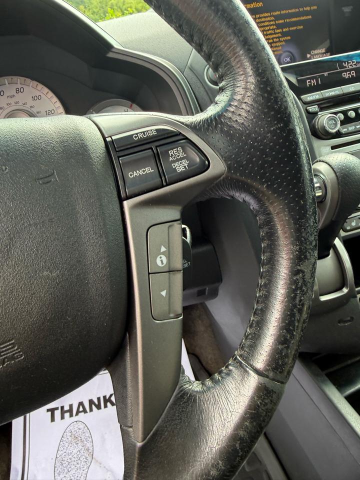 Honda Pilot Touring 4WD 5-Spd AT with DVD 2012