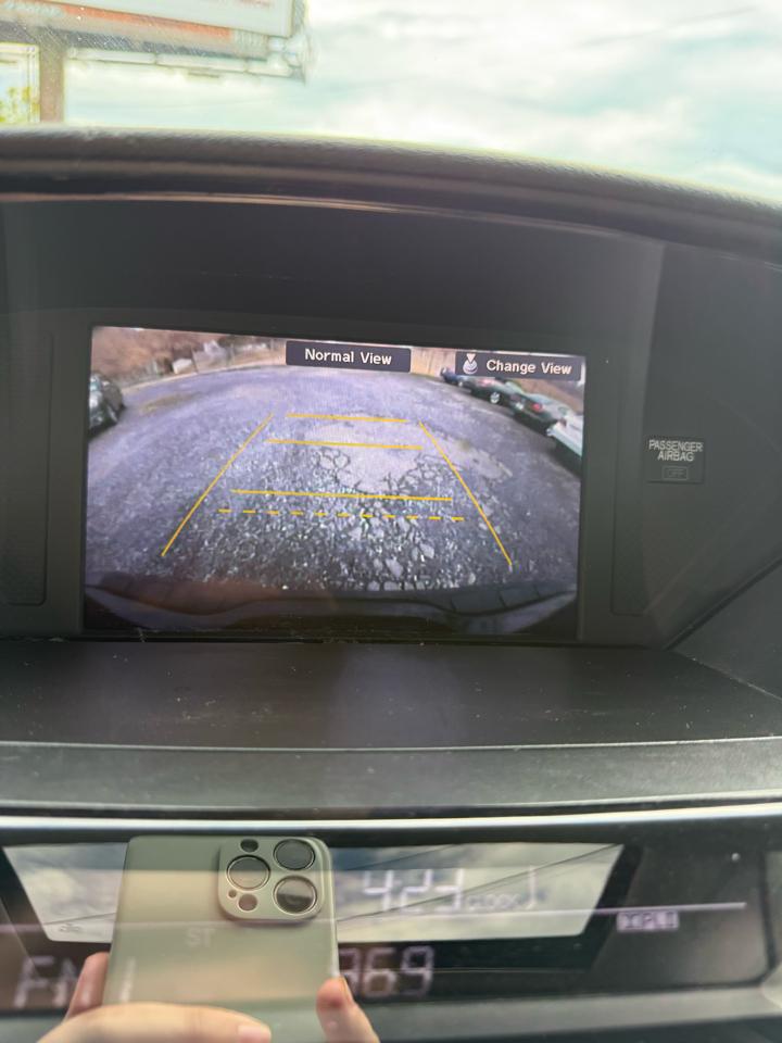 Honda Pilot Touring 4WD 5-Spd AT with DVD 2012