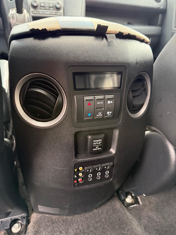 Honda Pilot Touring 4WD 5-Spd AT with DVD 2012