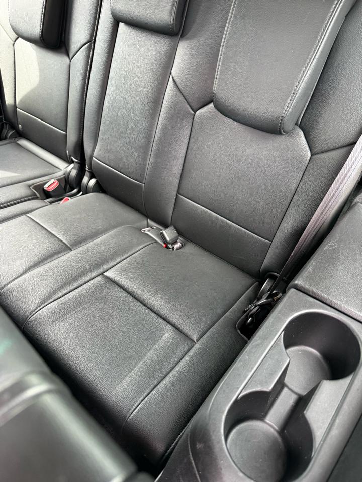 Honda Pilot Touring 4WD 5-Spd AT with DVD 2012