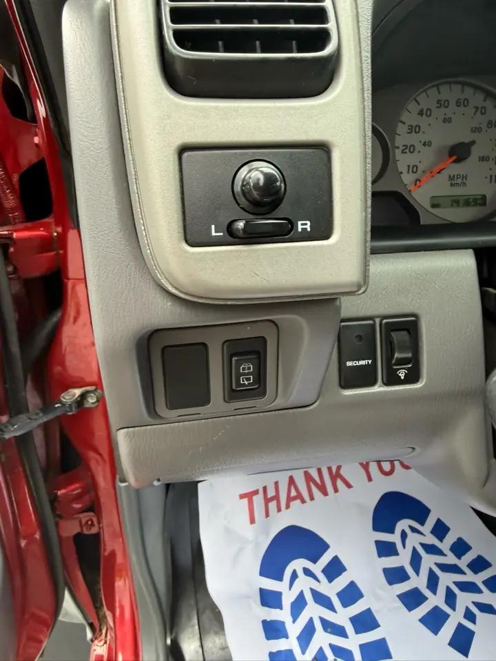 Nissan Xterra XE 2WD 2001