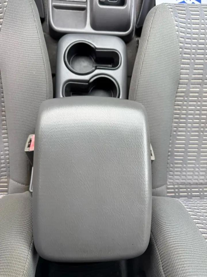 Nissan Xterra XE 2WD 2001