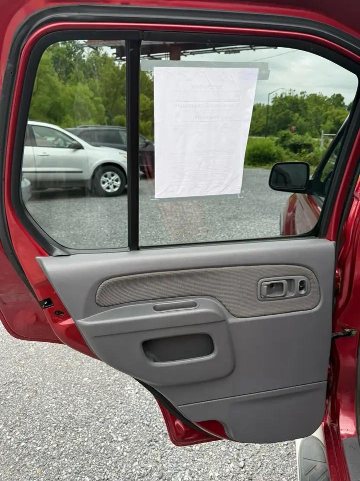 Nissan Xterra XE 2WD 2001