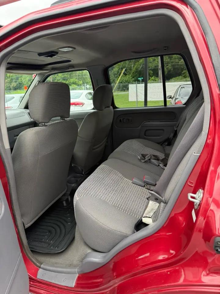 Nissan Xterra XE 2WD 2001