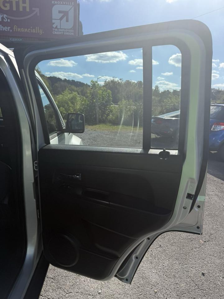 Jeep Liberty Sport 4WD 2010
