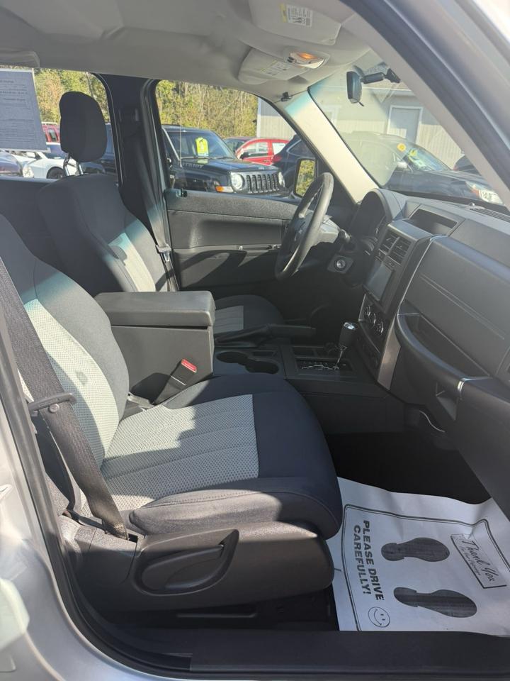 Jeep Liberty Sport 4WD 2010