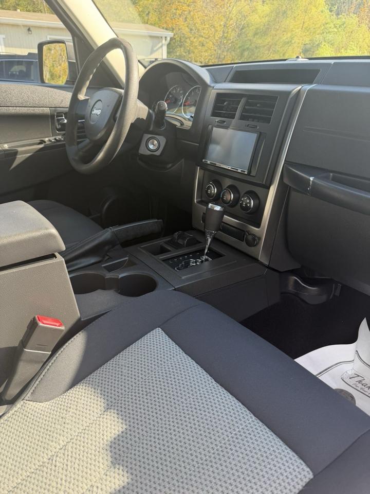 Jeep Liberty Sport 4WD 2010